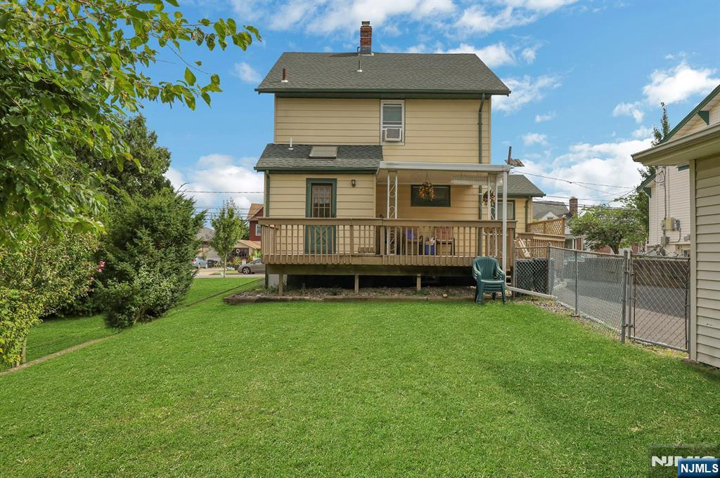 Photo 4 of Single family home for sale at 75 Humboldt St, Wood Ridge, NJ 07075 | MLS# 26031396 | Listing updated on 2026-09-17