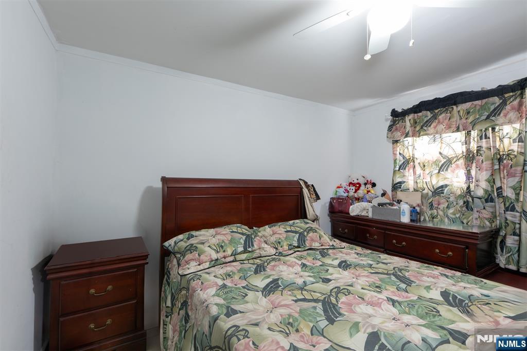 555 61st Street - Photo 4