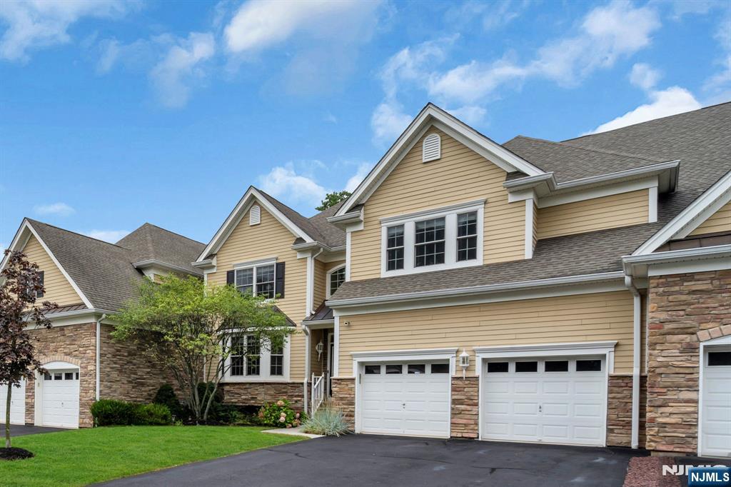 20 Witte Place 64 - Photo 1