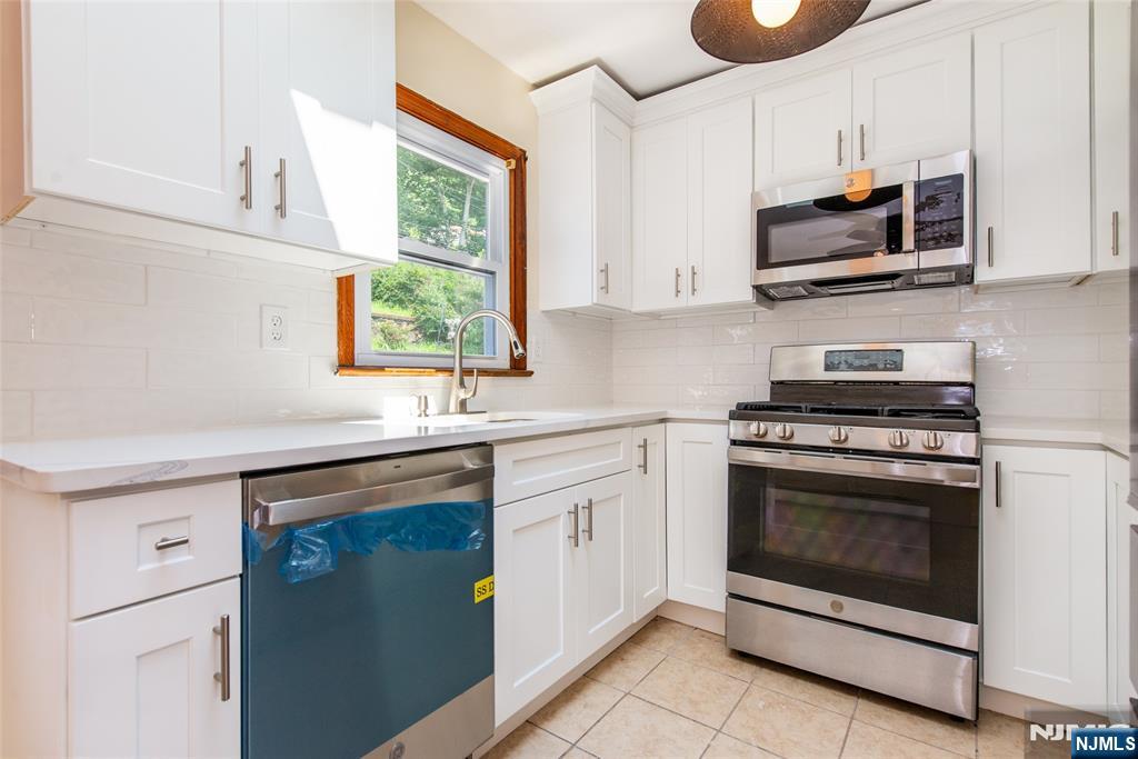 235 Skyline Lake Drive - Photo 4