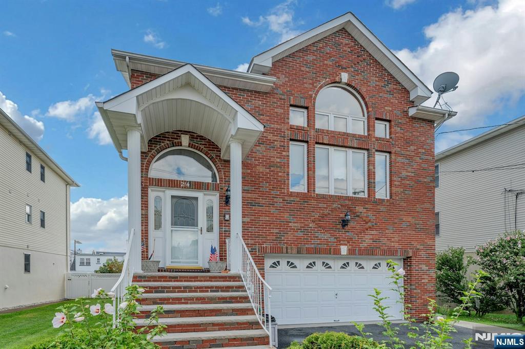 214 Van Buren St, Lyndhurst, NJ 07071