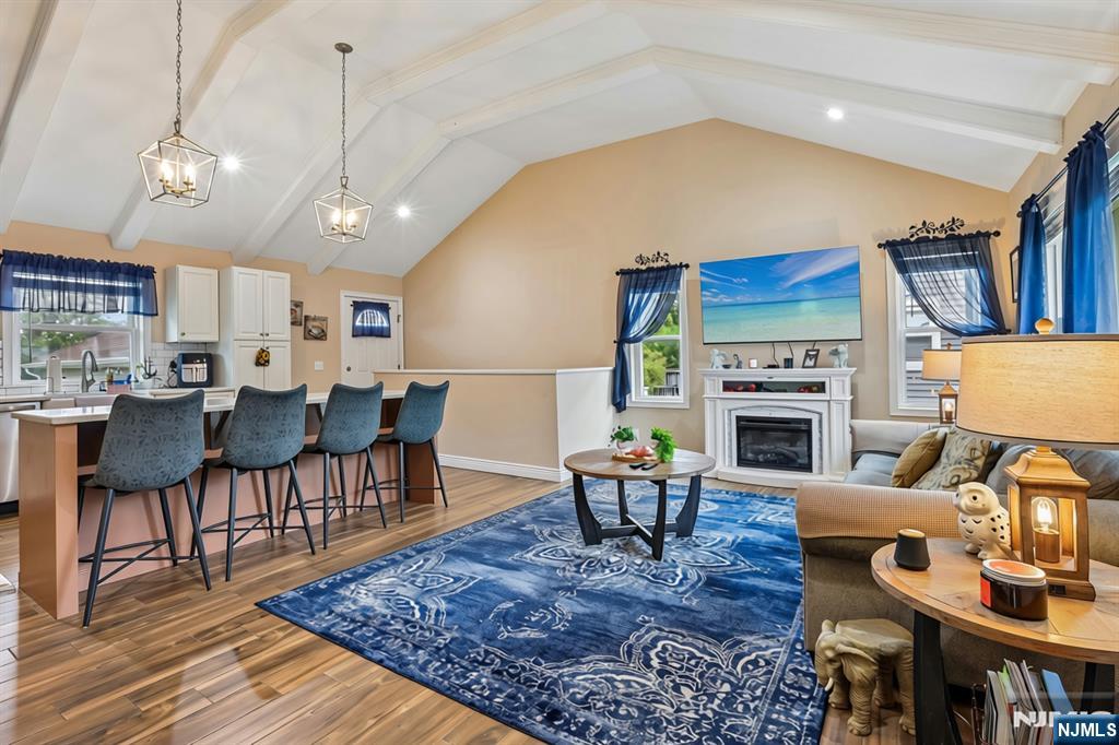 114 Hobart Avenue - Photo 5