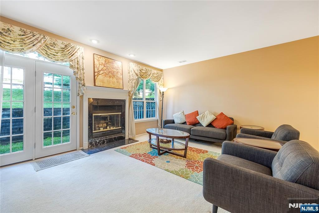 1148 Stafford Street - Photo 3