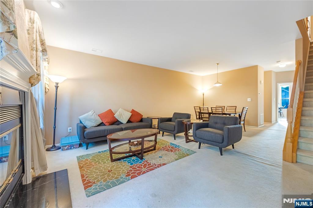 1148 Stafford Street - Photo 4