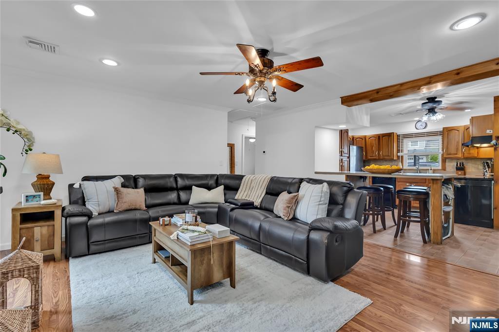 234 Howard Avenue - Photo 4