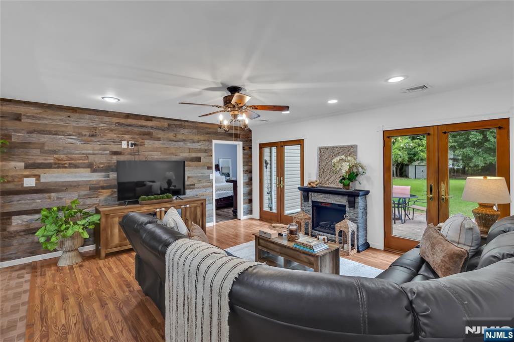 234 Howard Avenue - Photo 5