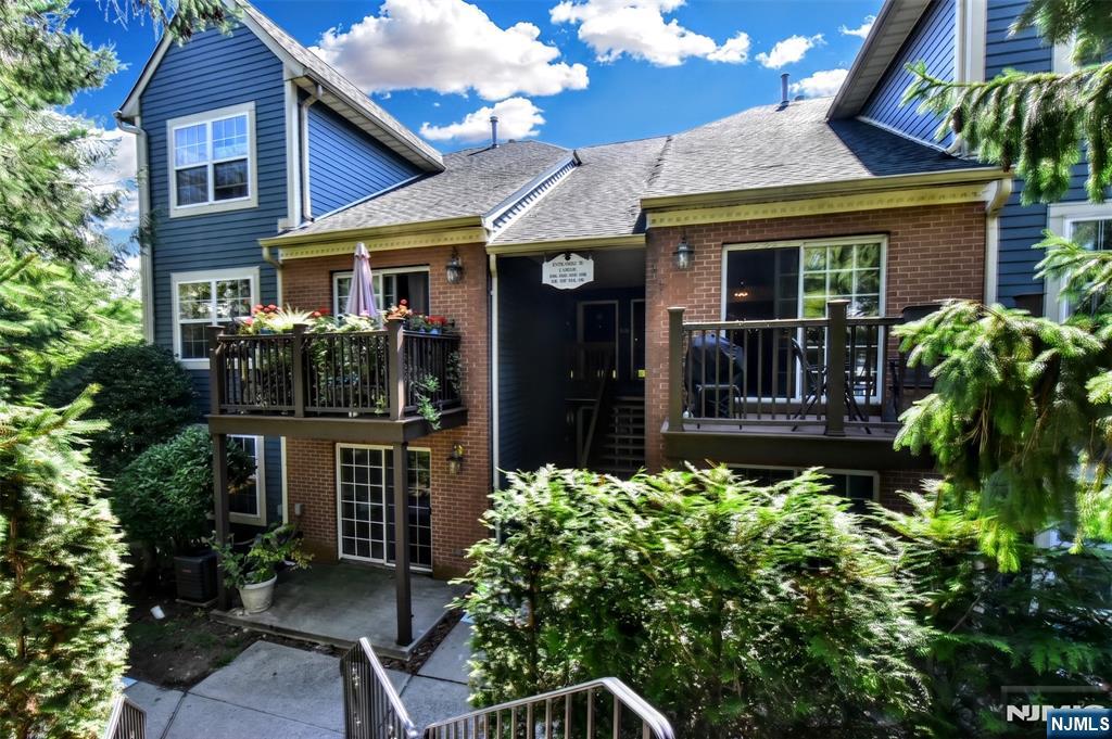 351 Cambridge Drive - Photo 1