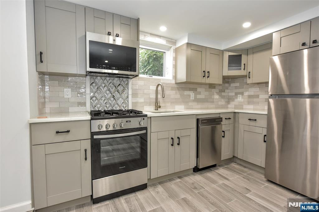 112 Pink Street - Photo 5