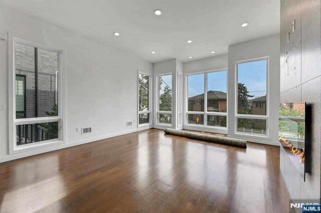 712 Undercliff Avenue - Photo 5