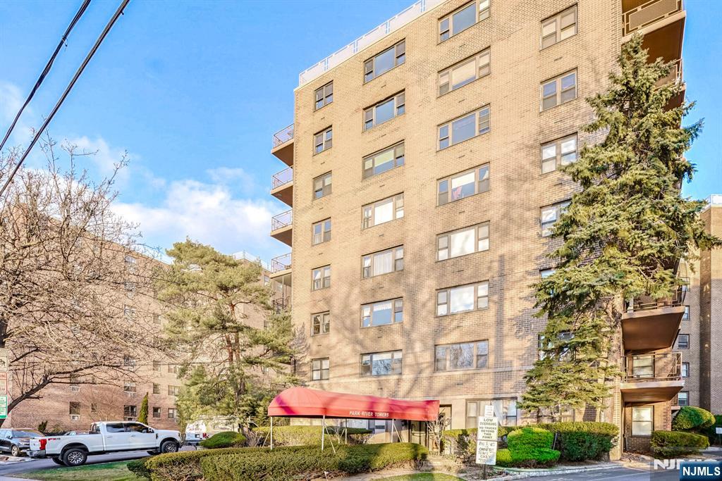 8800 JFK Blvd E 7E - Photo 1
