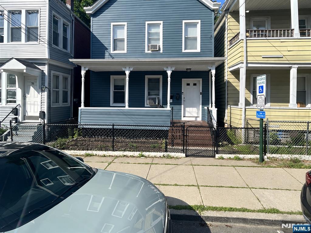 37 Lincoln Place - Photo 1