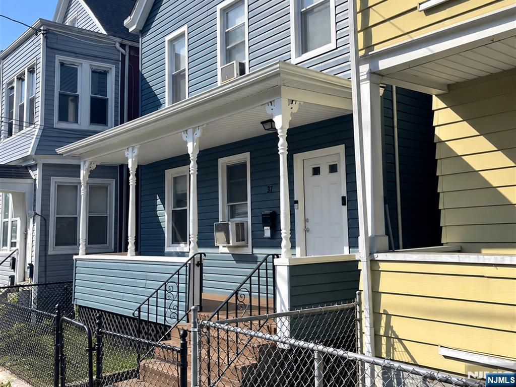 37 Lincoln Place - Photo 2