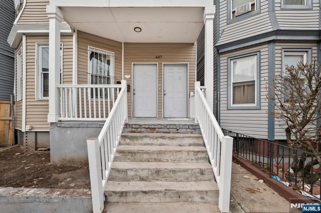 487 17th Street - Photo 2