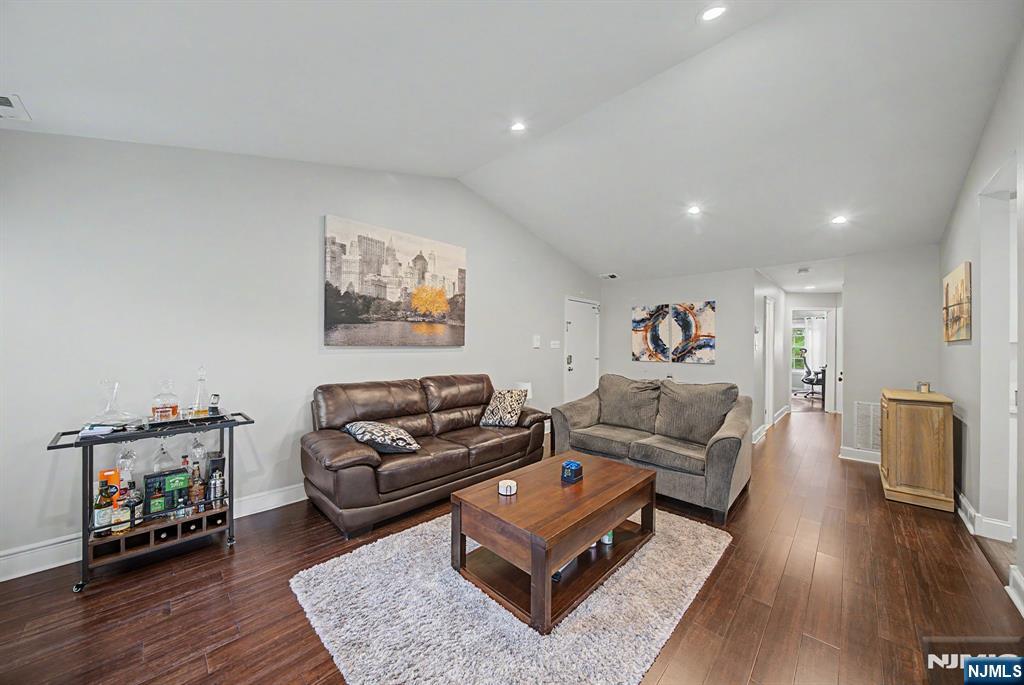 3 Juniper Court 125 - Photo 3