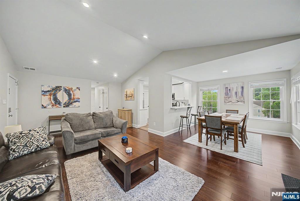 3 Juniper Court 125 - Photo 4