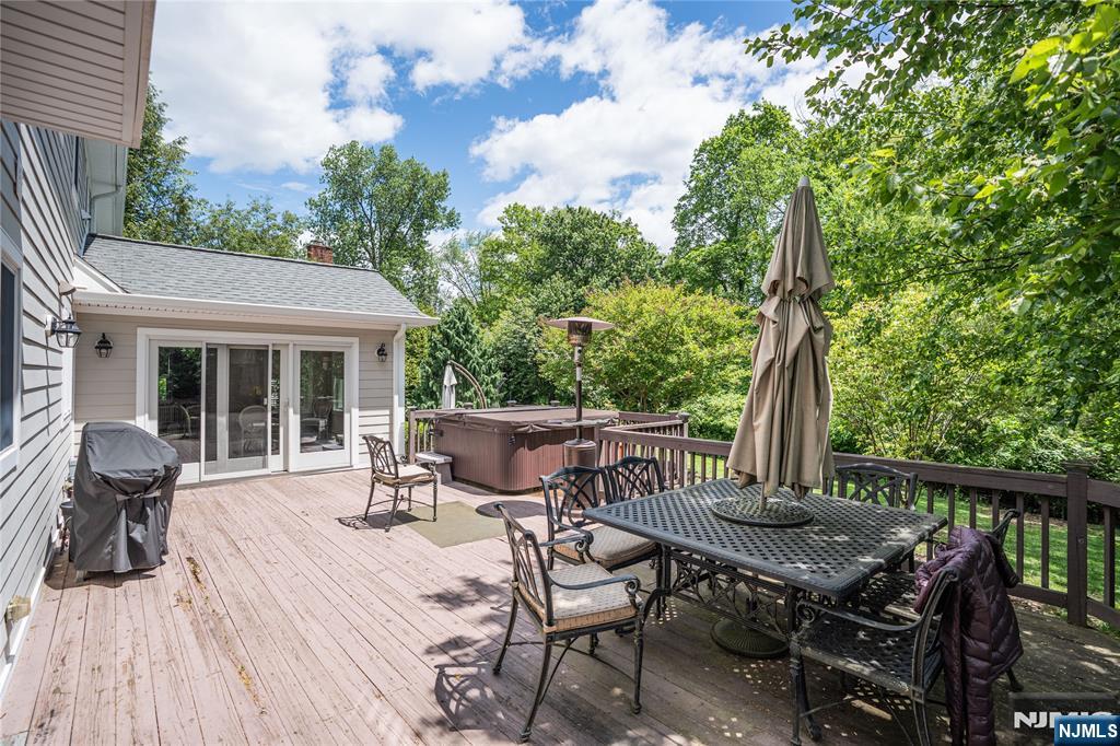 285 Dunham Pl, Glen Rock, NJ 07452