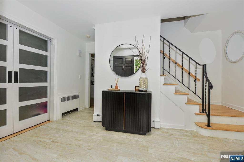 388 Carriage Lane - Photo 2