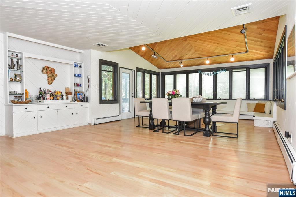 388 Carriage Lane - Photo 4