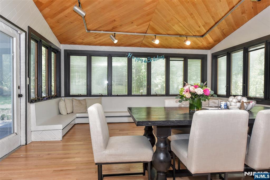 388 Carriage Lane - Photo 5