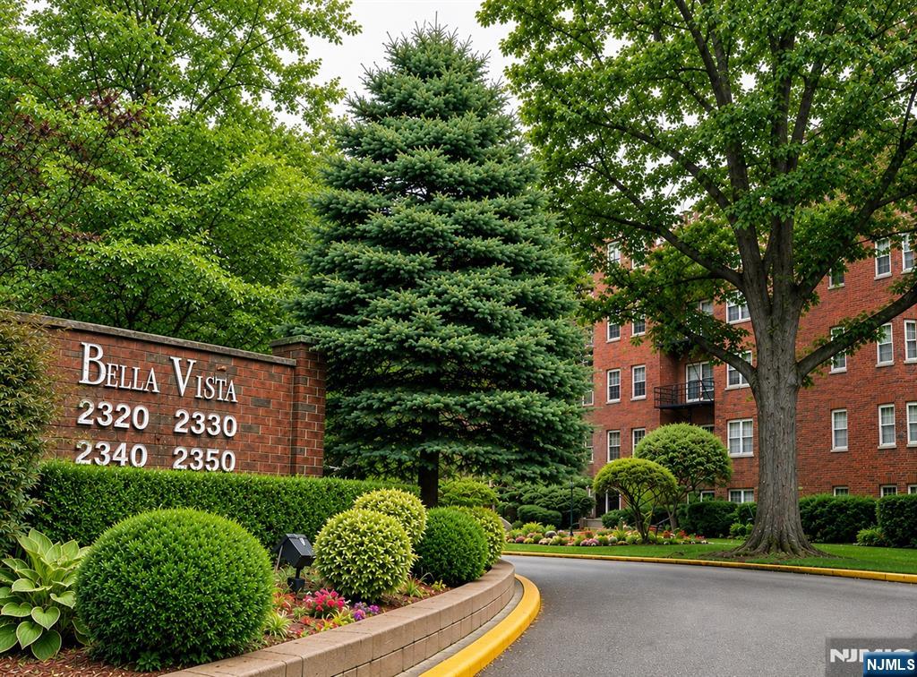 2350 Linwood Avenue 1G - Photo 1