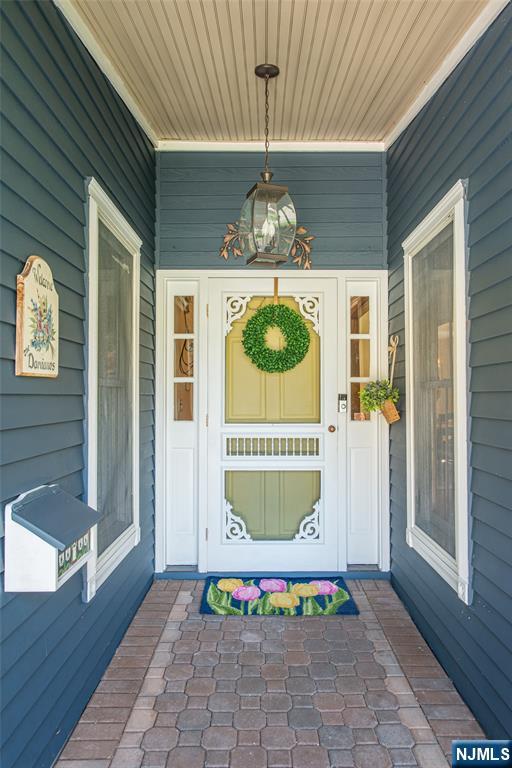 94 3rd Avenue - Photo 4