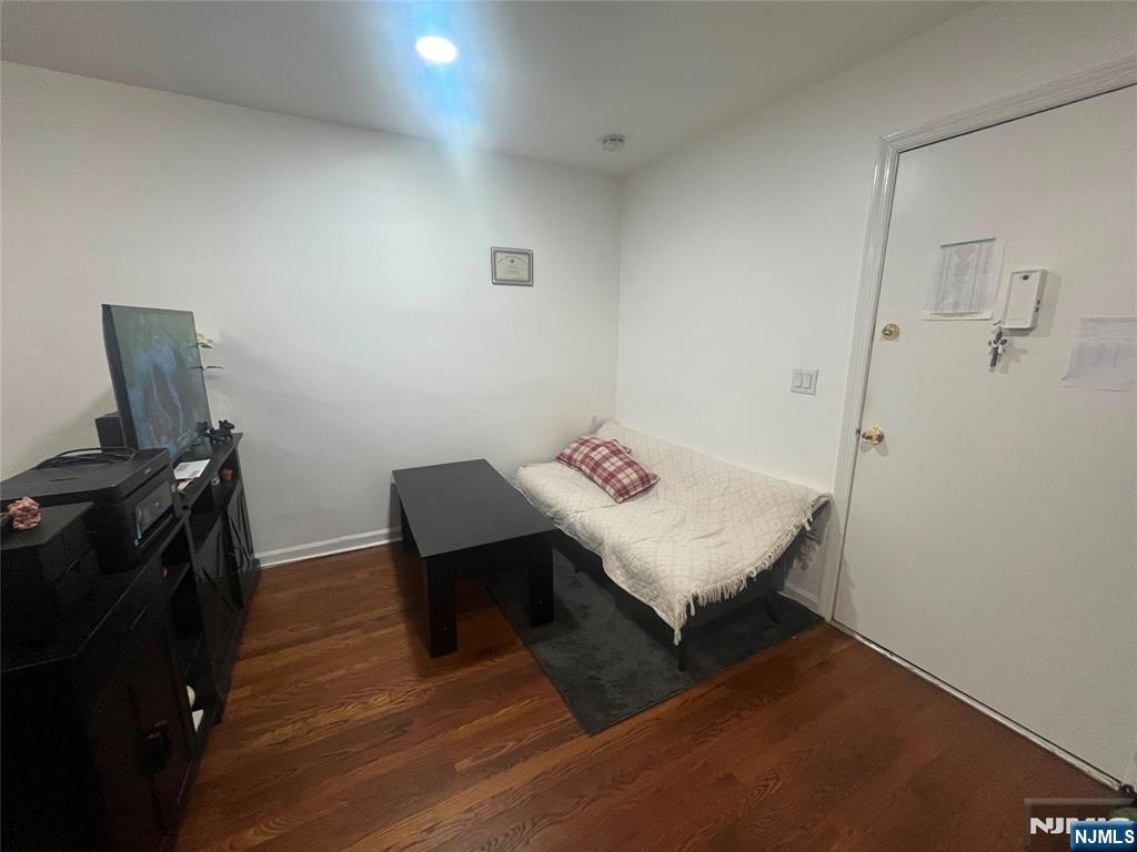 565 Grove - Photo 2
