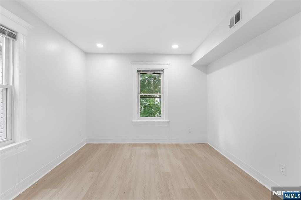 35 16th Street
