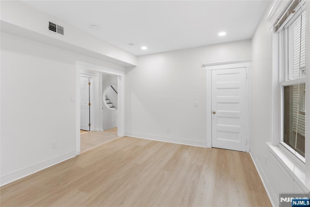 35 16th Street