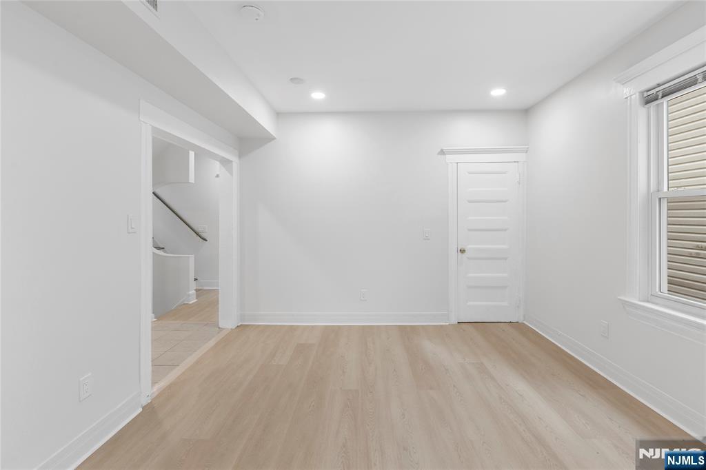 35 16th Street