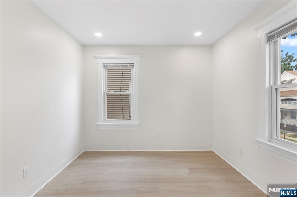 35 16th Street