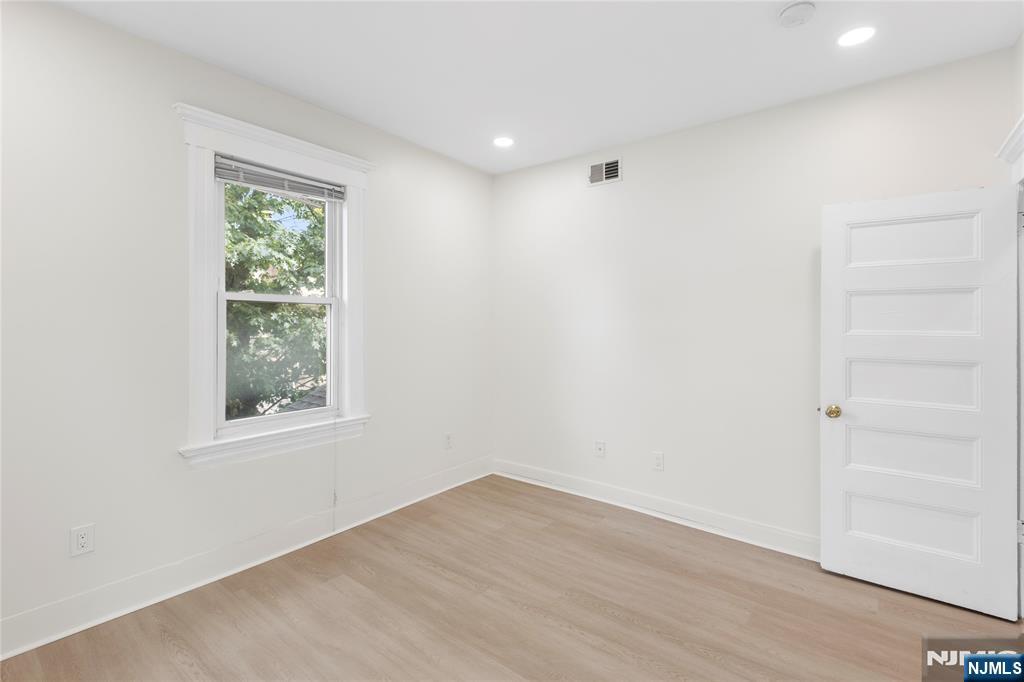 35 16th Street