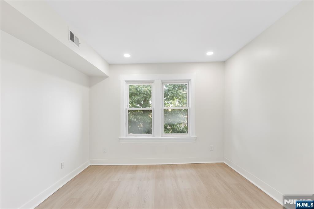 35 16th Street