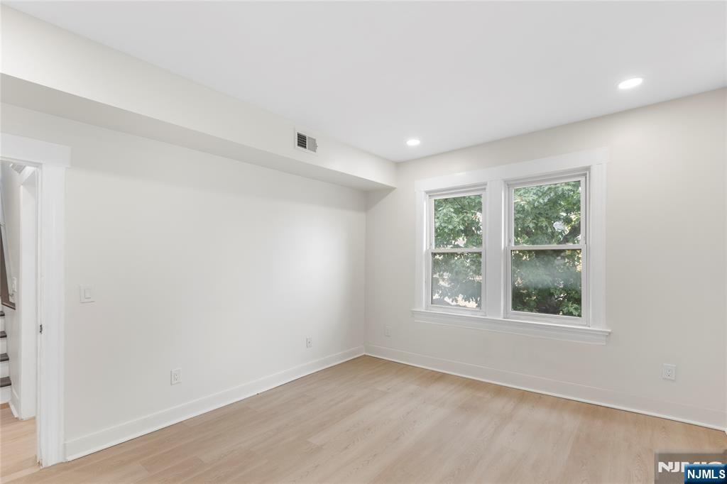 35 16th Street
