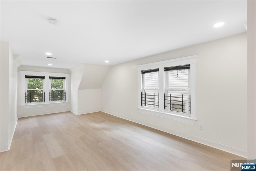 35 16th Street