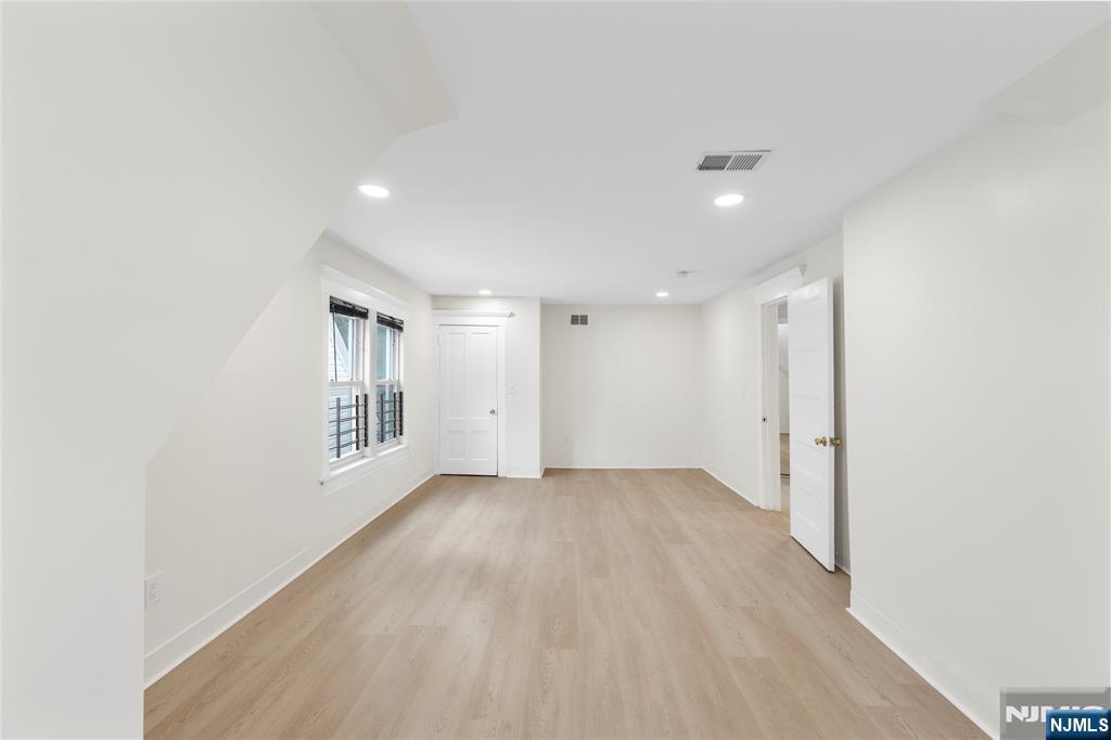 35 16th Street
