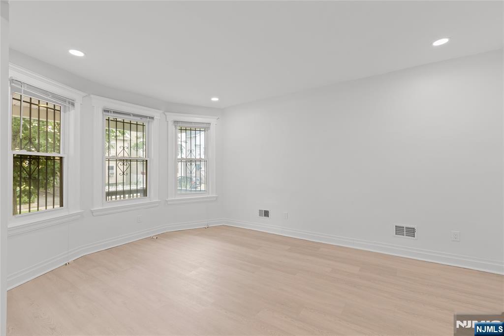 35 16th Street