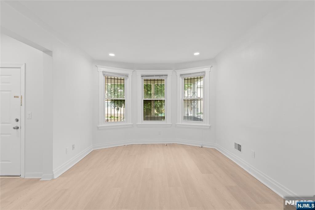 35 16th Street