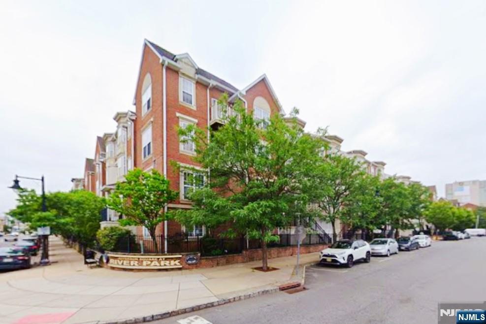 200 Dey Street 258 - Photo 1