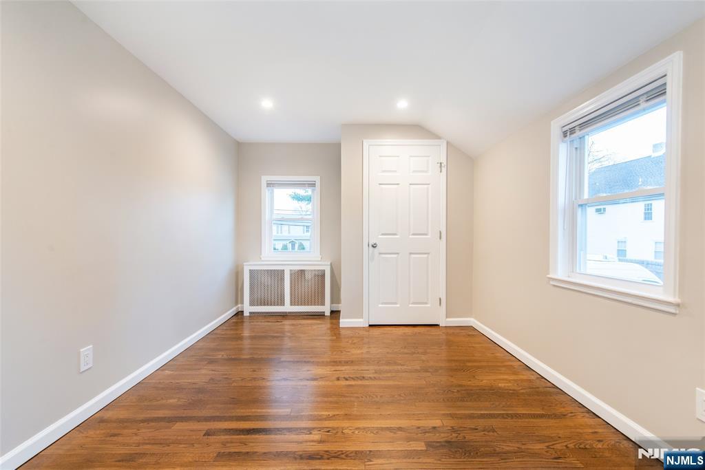 189 Washington Avenue 2nd Floor - Photo 2