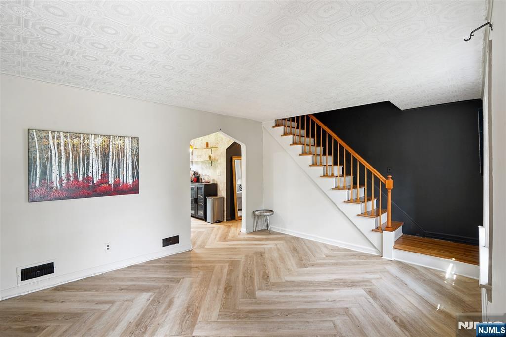 74 Starmond Avenue - Photo 2