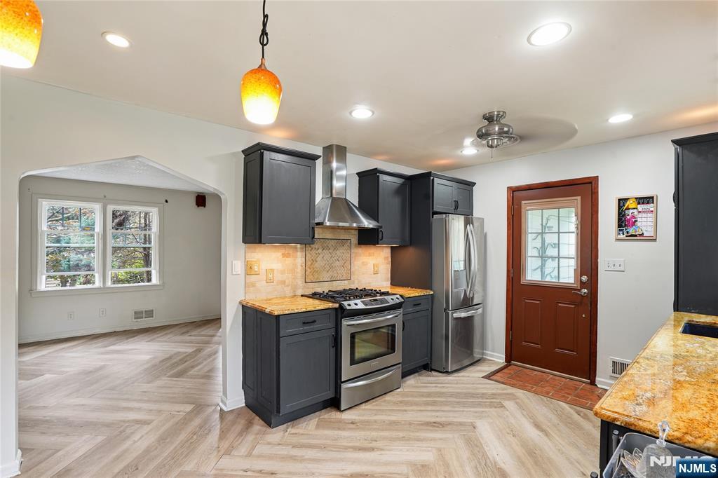 74 Starmond Avenue - Photo 4