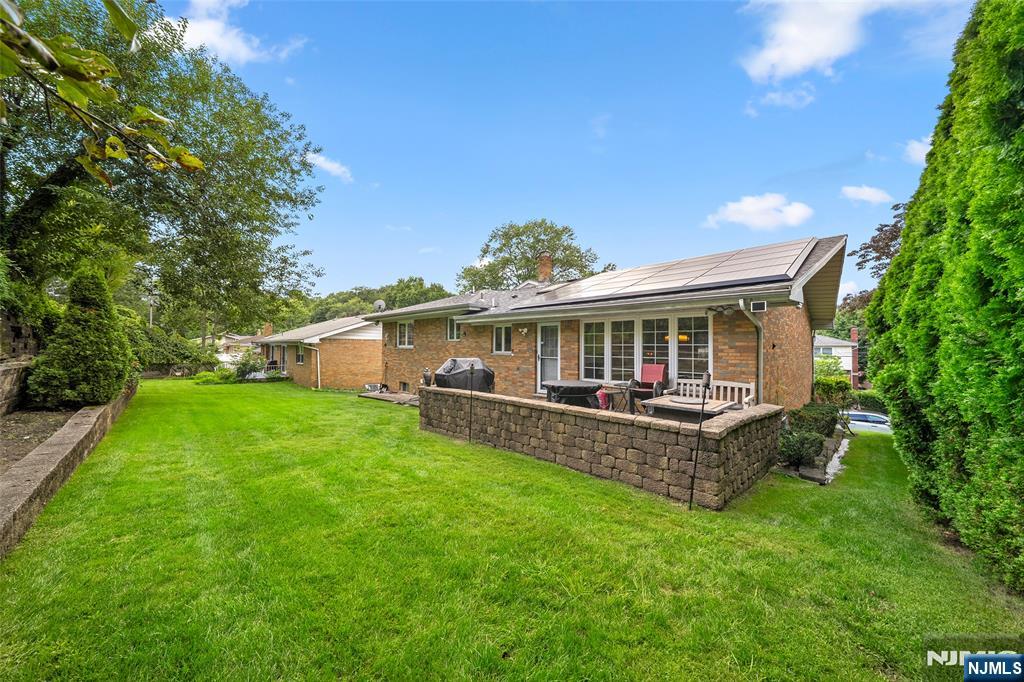 55 Birch St, Englewood Cliffs, NJ 07632