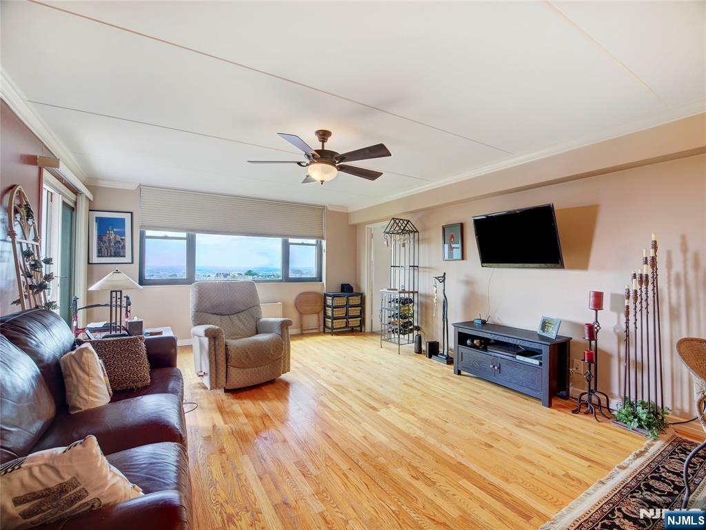250 Gorge Road 22F - Photo 2