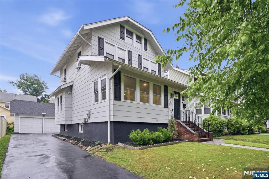 187 Cypress Avenue - Photo 2