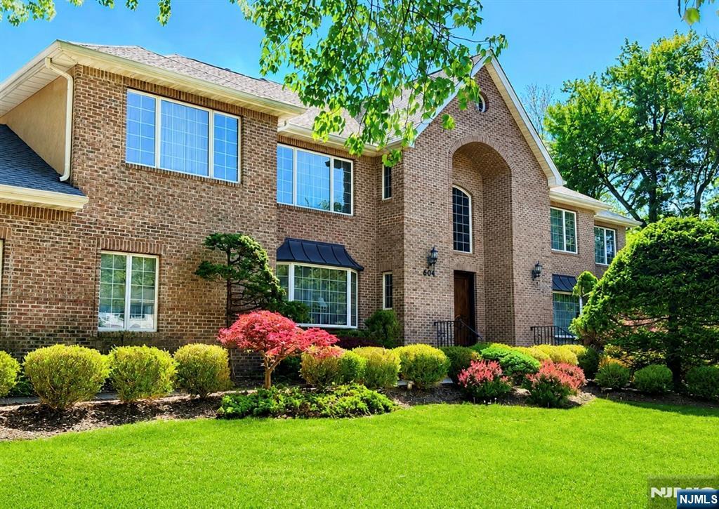 604 Grandview Terrace - Photo 1