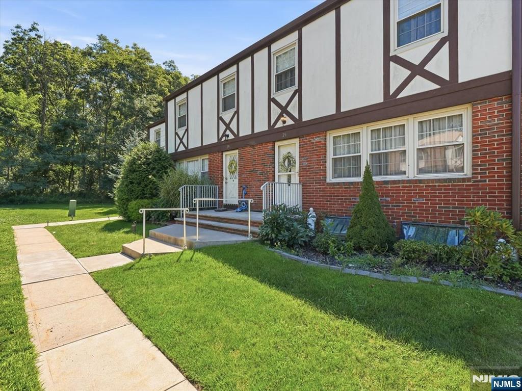 28 Tudor Place - Photo 2