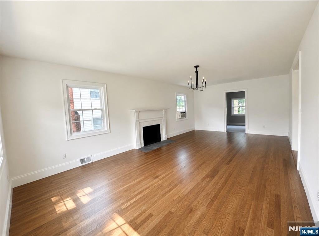 135 Washington - Photo 4