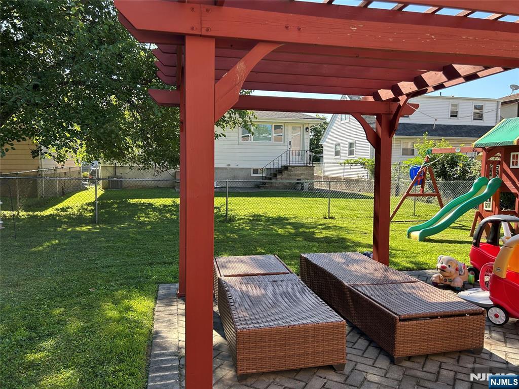 4 6th, Englewood Cliffs, NJ 07632