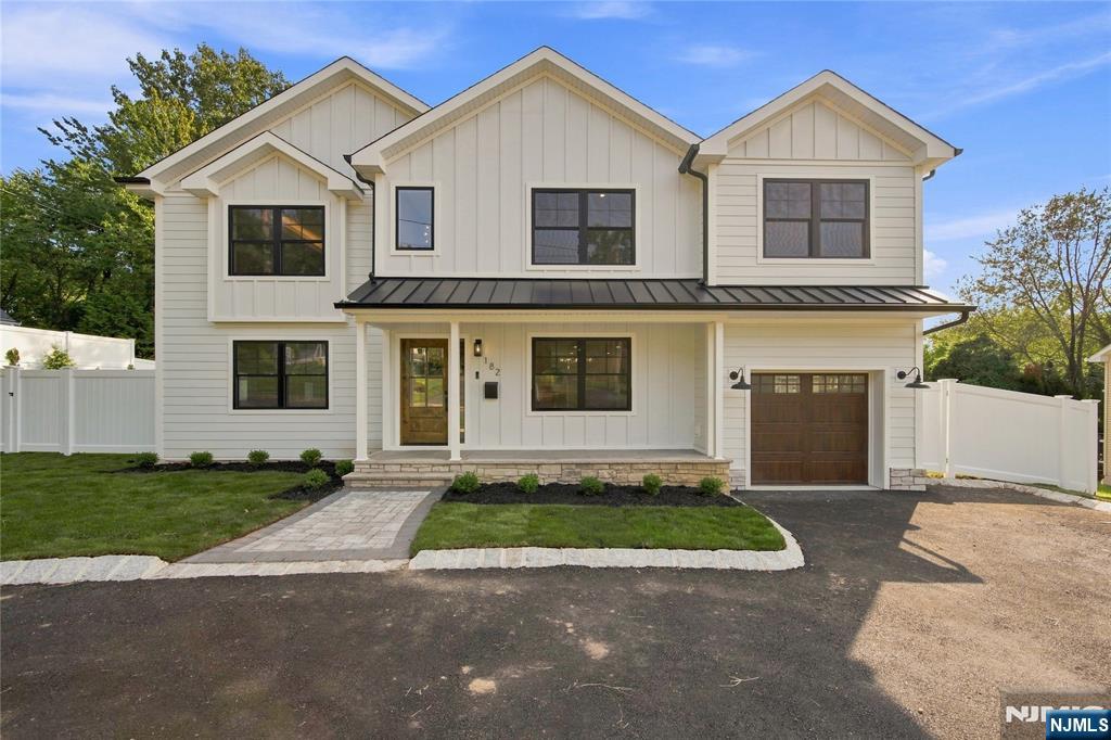 182 W Grand Avenue - Photo 1