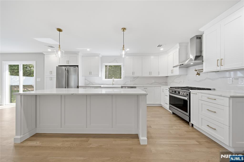 182 W Grand Avenue - Photo 4